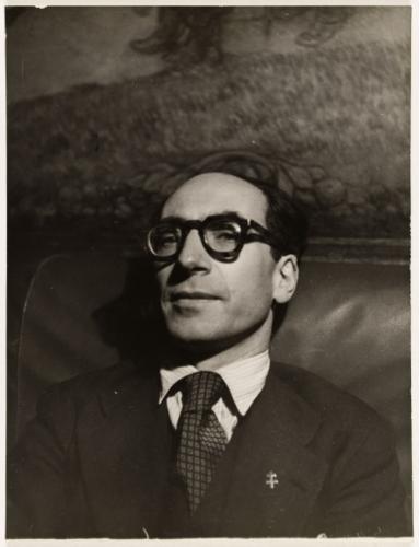 Léo Hamon, l’un des commandos ayant incendié le fichier du STO. Source : https://www.parismuseescollections.paris.fr/fr/musee-carnavalet/oeuvres/liberation-de-paris-apres-le-20-aout-portrait-de-leo-hamon-ne-lew