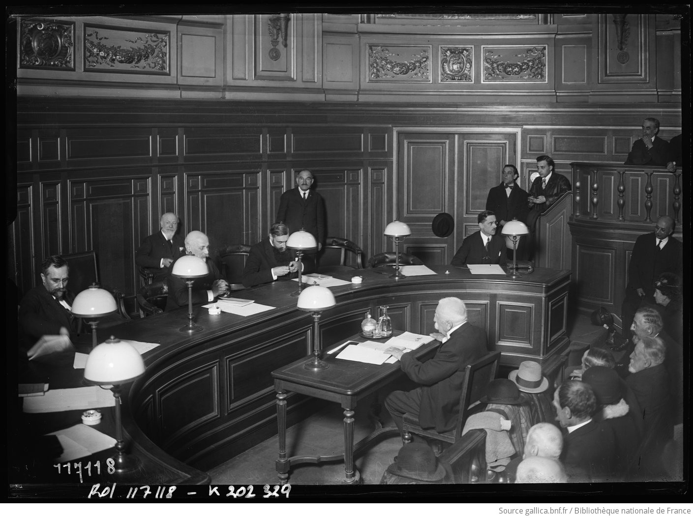 M. Louis Andrieux, qui soutient sa thèse à près de 87 ans.