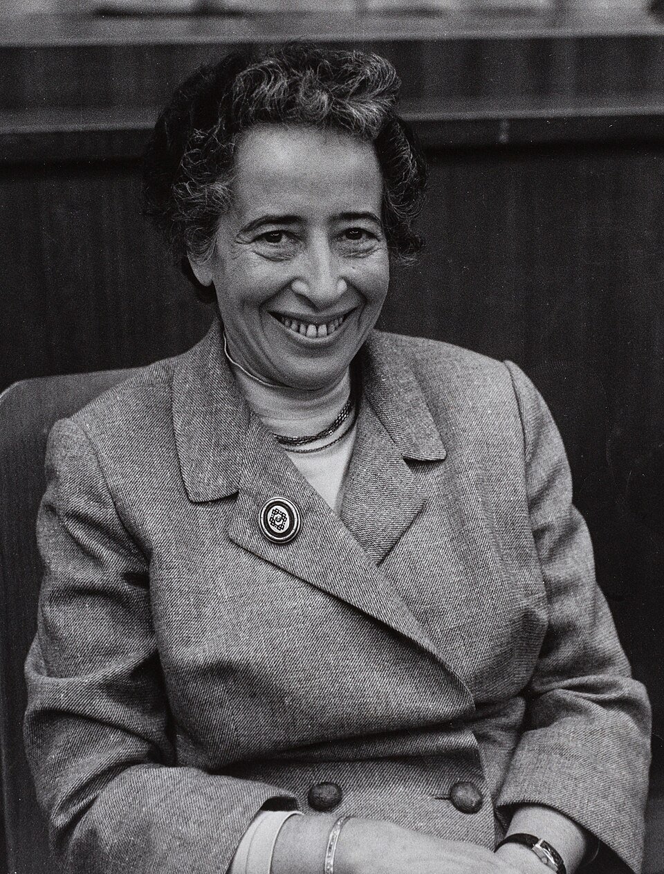 Ce concept d’héritage dans la définition de l’humain est directement inspiré de l’œuvre d’Hannah Arendt. Photographie : Barbara Niggl Radloff, CC BY-SA 4.0 Creative Commons.